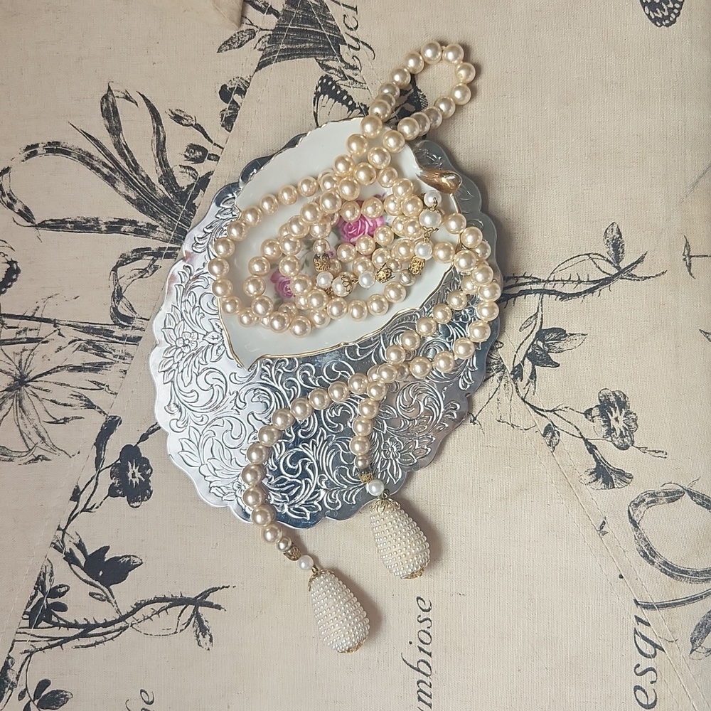 Faux Pearl Vintage Necklace